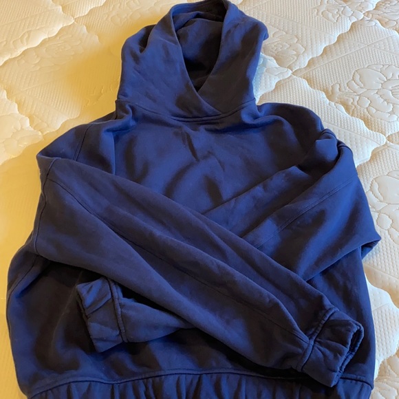 Lululemon Relaxed Cropped Hoodie - Picture 2 of 10